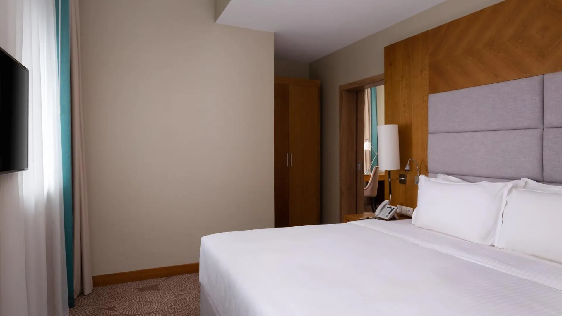 Hotel Doubletree By Hilton Almaty