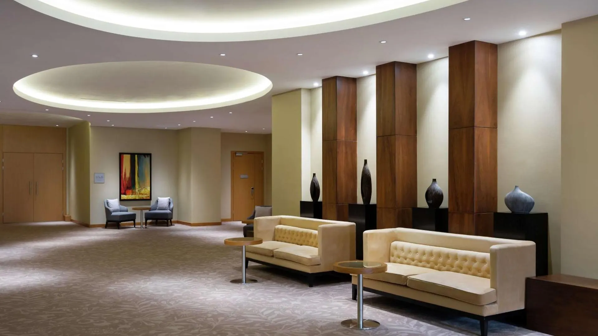 Doubletree By Hilton Almaty Ξενοδοχείο