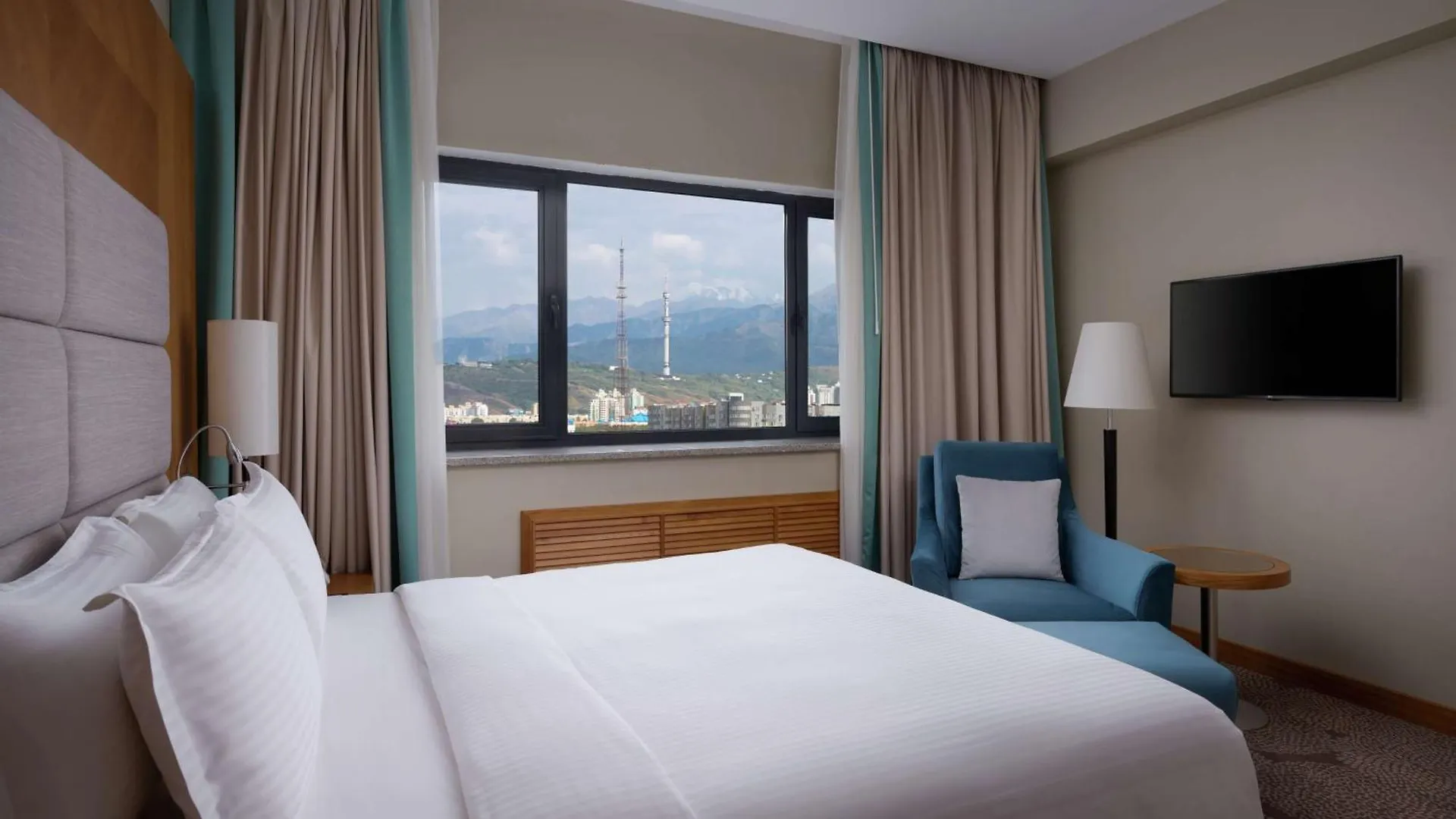 Doubletree By Hilton Almaty Ξενοδοχείο